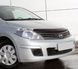 Nissan Tiida 2004–2011 Huvdeflektor (SIM) foto 1