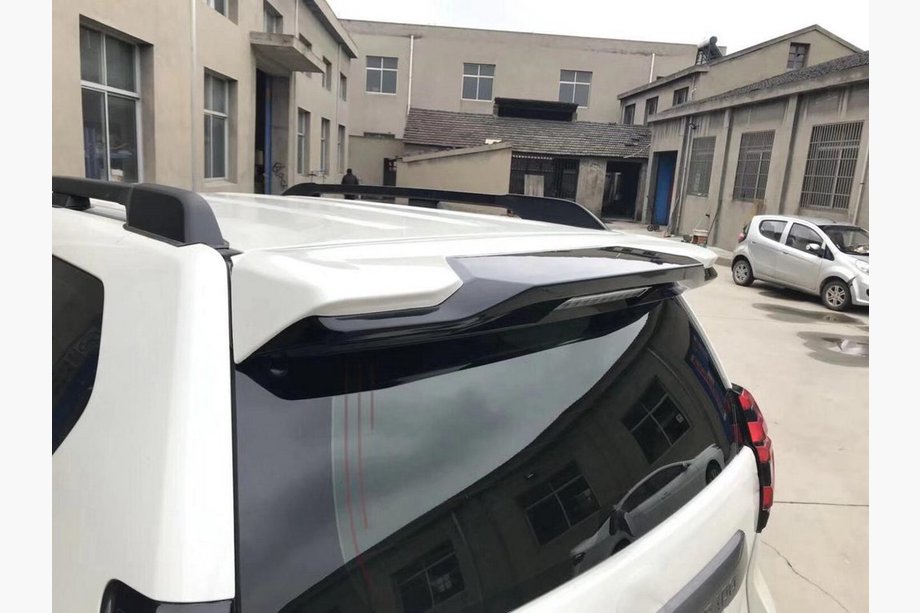 Toyota Land Cruiser Prado 150 2009–2023 Spoilerinsats (monteras ovanpå originalspoiler) Image