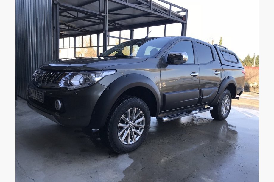 Mitsubishi L200 2015–2024 Dörrlister OmsaLine (ABS) Image