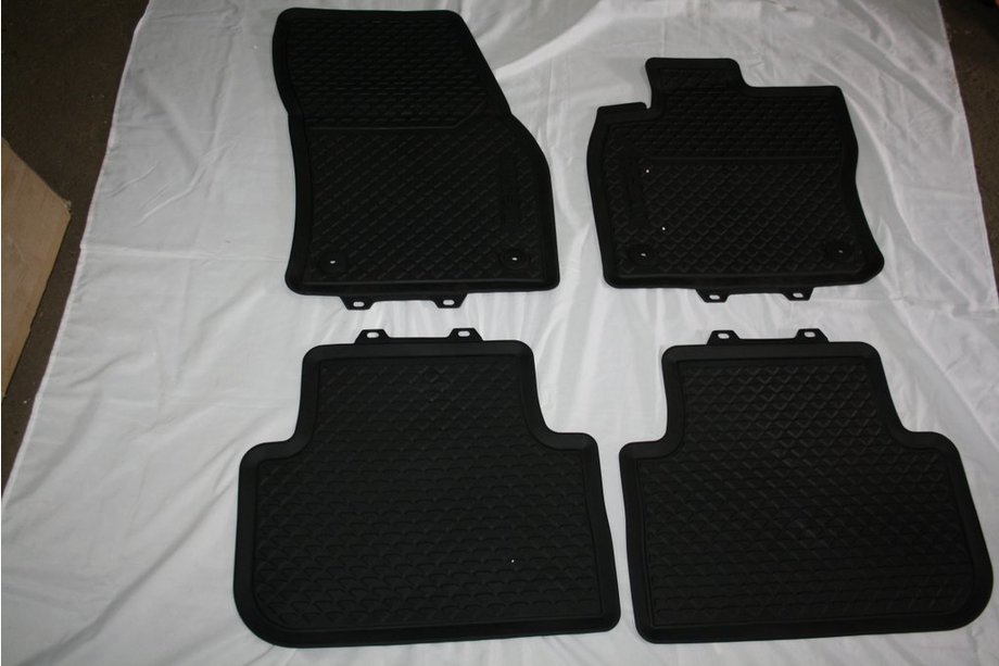 Volkswagen Tiguan 2016–2023 Gummimattor (4 st, original) Image