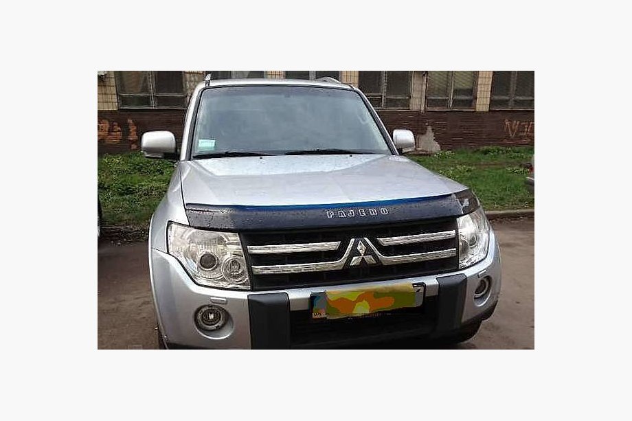 Mitsubishi Pajero Wagon IV 2006–2021 Huvdeflektor (VIP) Image