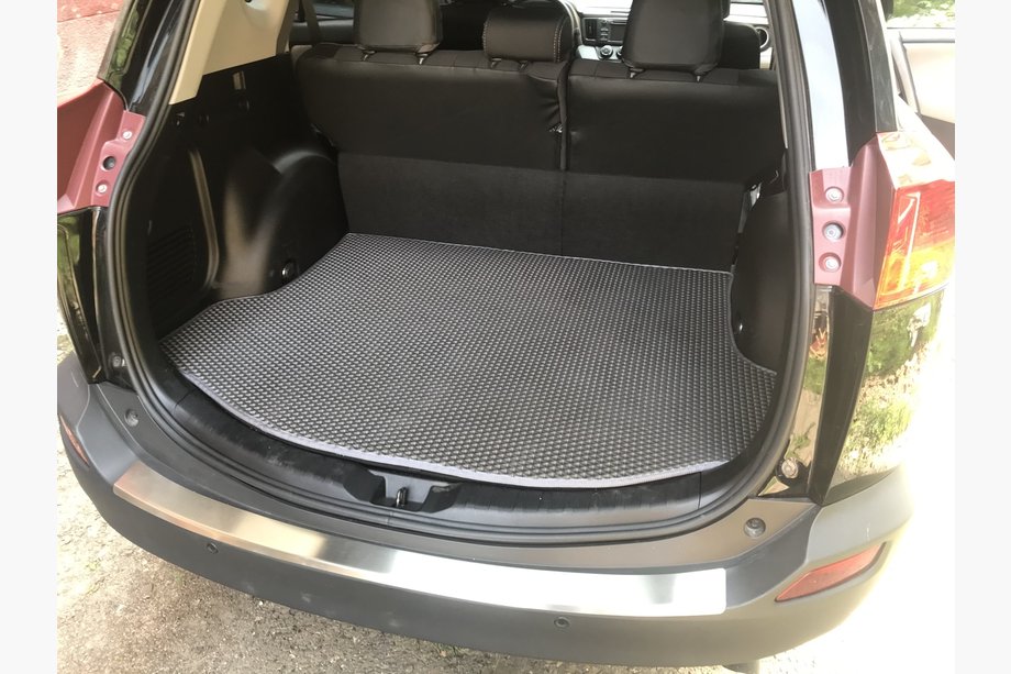 Toyota Rav 4 2013–2018 Bagagerumsmatta för nödhjul (EVA, svart) Image