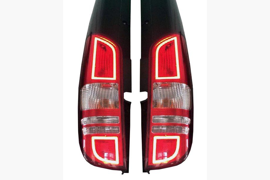 Mercedes Viano 2004–2014 Exklusivt! Baklyktor med LED-positionsljus Image