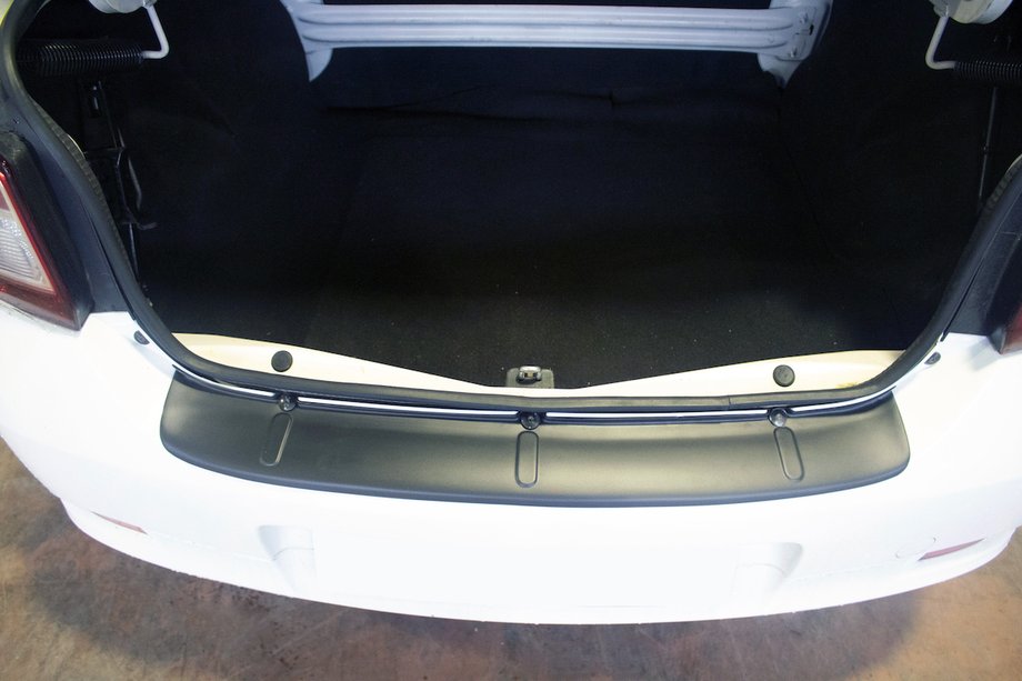Renault Logan II 2013–2022 Bakre stötfångarskydd EuroCap (ABS) Image