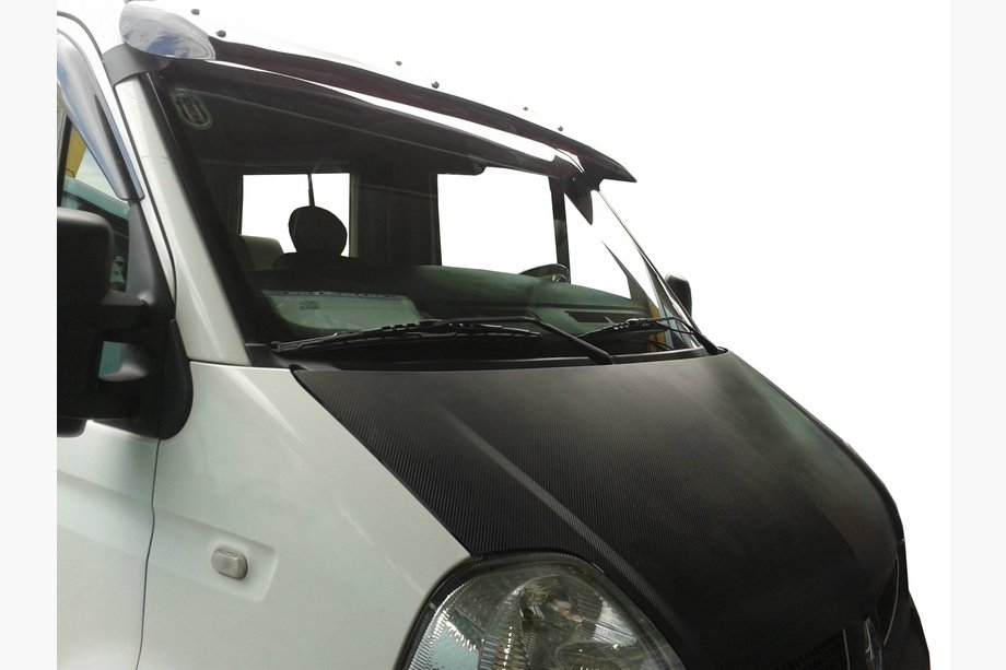 Nissan Interstar 2002–2010 Vindrutevisir V1 (svart blank, 5 mm) Image