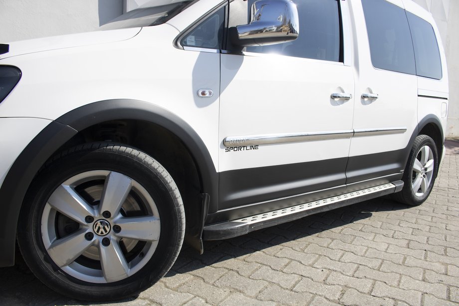 Volkswagen Caddy 2015–2020 Sats med lister och skärmbreddare Image