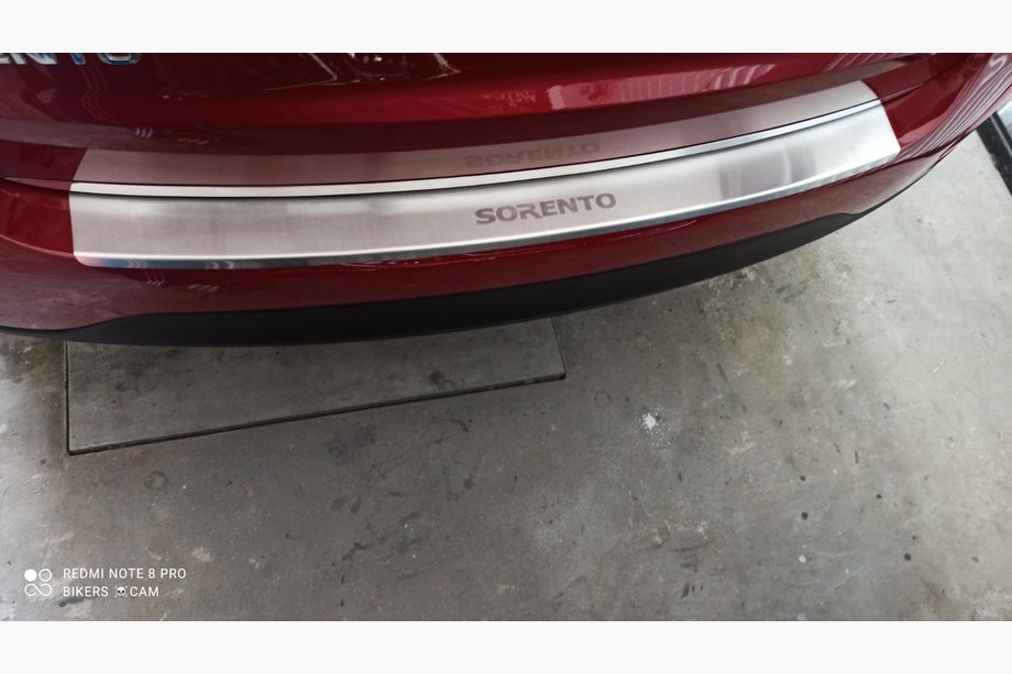 Kia Sorento II XM 2009–2014 Bakre stötfångarskydd med kant Nataniko (rostfritt stål) Image