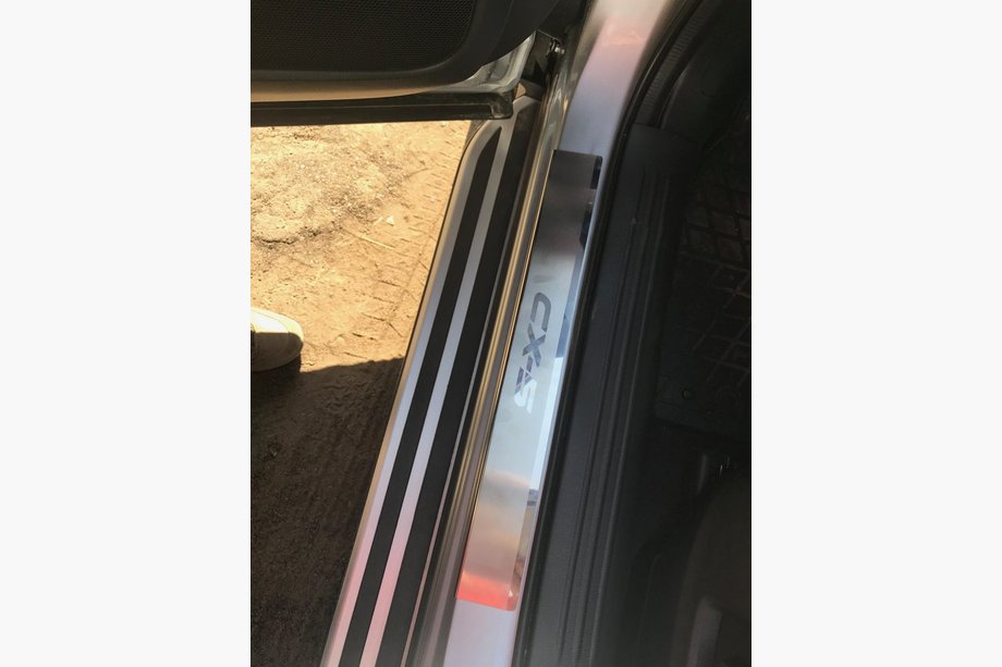 Mazda CX-5 2017–2025 Instegslister Nataniko (4 st, rostfritt stål) Image