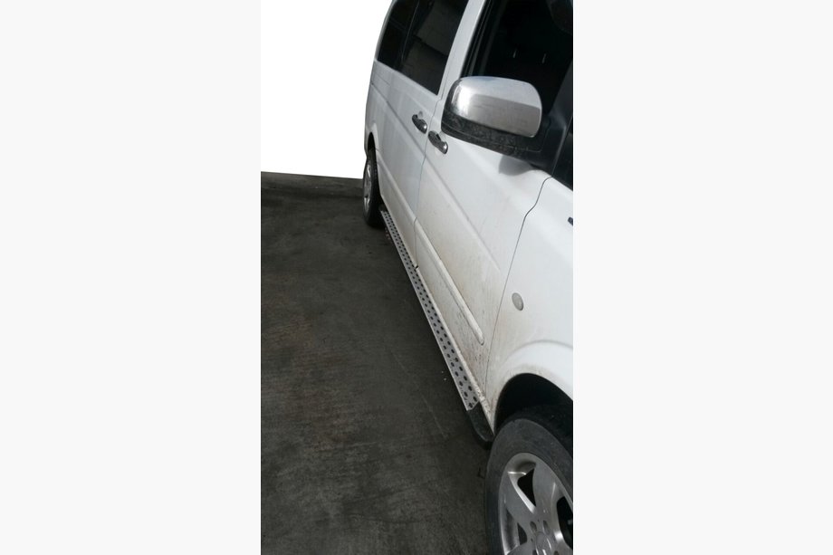 Mercedes Vito W639 2004–2014 Sidosteg Dot-line (2 st, aluminium) Image