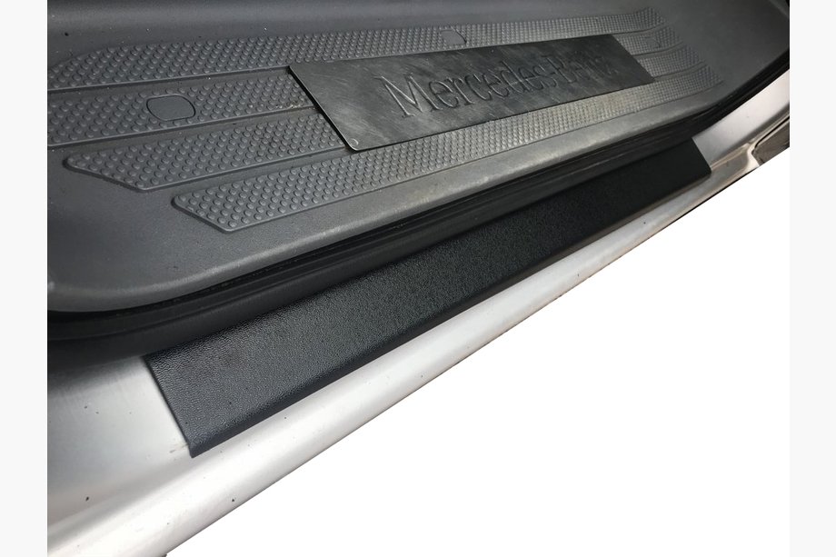 Mercedes Vito W639 2004–2014 DDU Mat tröskelskydd (2 st, plast) Image