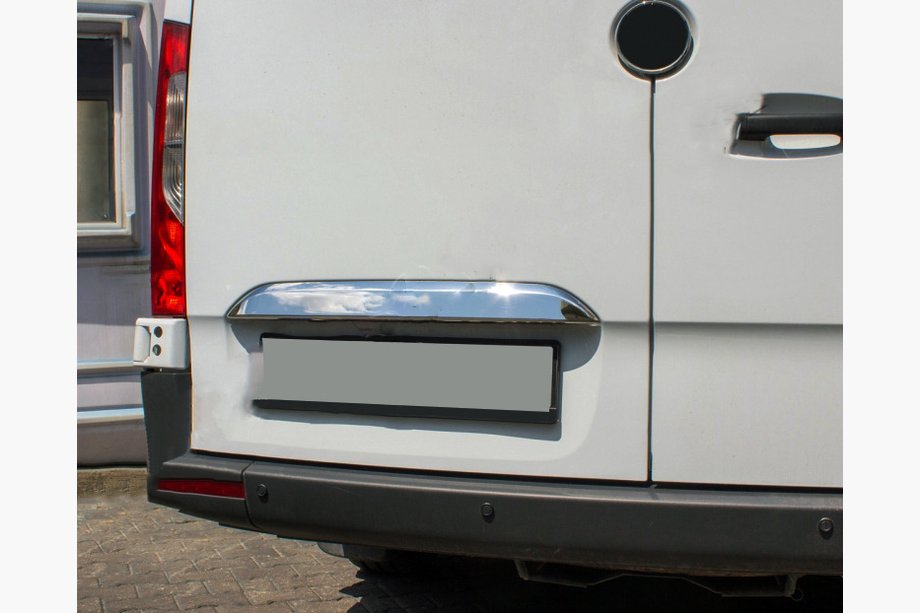 Mercedes Sprinter W907/W910 2018– Kromlist ovanför registreringsskylten (rostfritt stål) Carmos - turkiskt stål Image