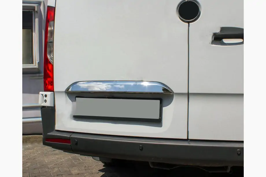 Mercedes Sprinter W907/W910 2018– Kromlist ovanför registreringsskylten (rostfritt stål) Image
