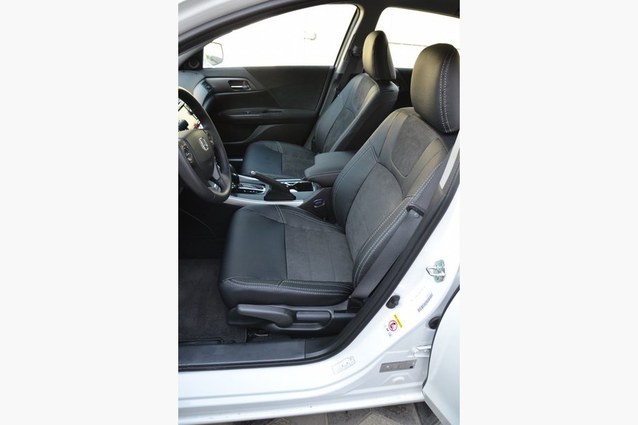 Honda Accord IX 2013–2017 Sätesöverdrag Alcantara ↗ konstläder Image