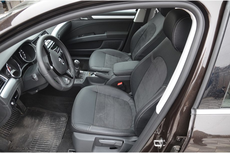Skoda Superb 2009–2015 Bilsätesöverdrag (2013↗, konstläder↗Alcantara, Elite) Image
