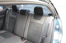 Toyota Corolla 2013–2019 Sätesskydd Elite (konstläder ↗ Alcantara-imitation) foto 5