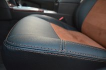 Toyota Camry 2011–2017 Bilklädsel (konstläder / alcantara-ersättning, Elite) foto 7