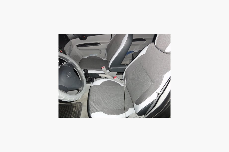 Hyundai Accent 2006–2010 Sätesöverdrag i ekoläder Premium Image