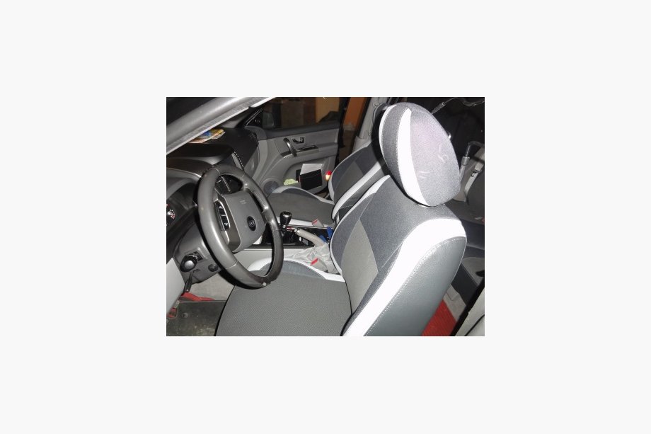 Kia Sorento I BL 2002–2009 Nyhet! Modellanpassade sätesöverdrag i konstläder Brothers Premium Image