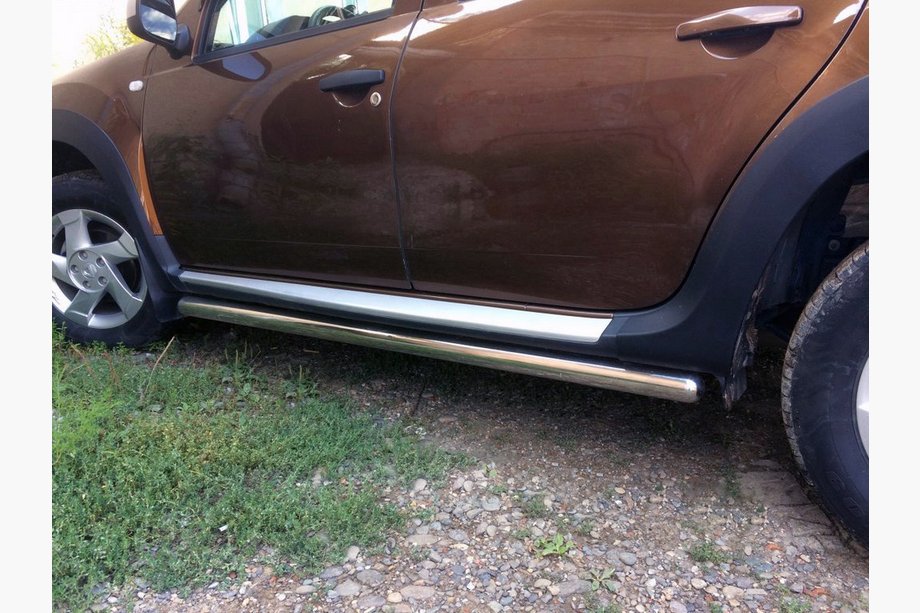 Dacia Duster 2008–2018 Sidorör (2 st, rostfritt) Image