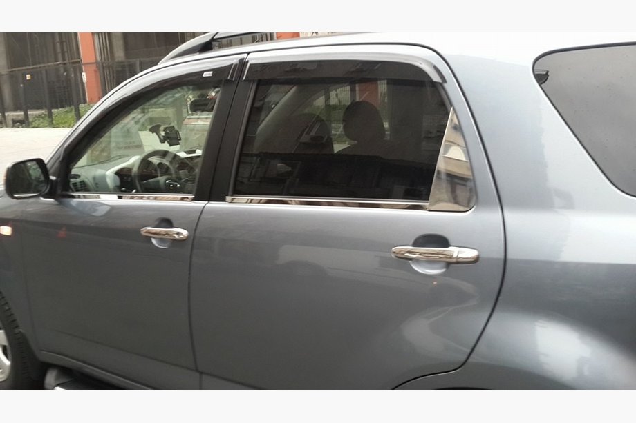 Daihatsu Terios 2006–2017 Kromlist för vindavvisare (2 st, rostfritt stål) Image