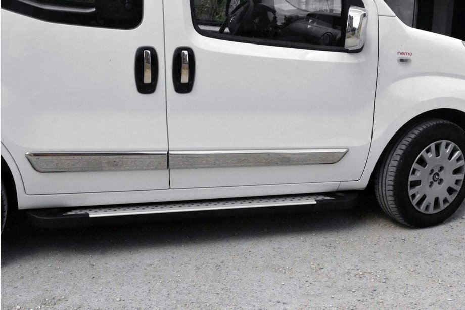 Peugeot Bipper 2008–2017 Sidosteg Allmond Grey (2 st, aluminium) Image