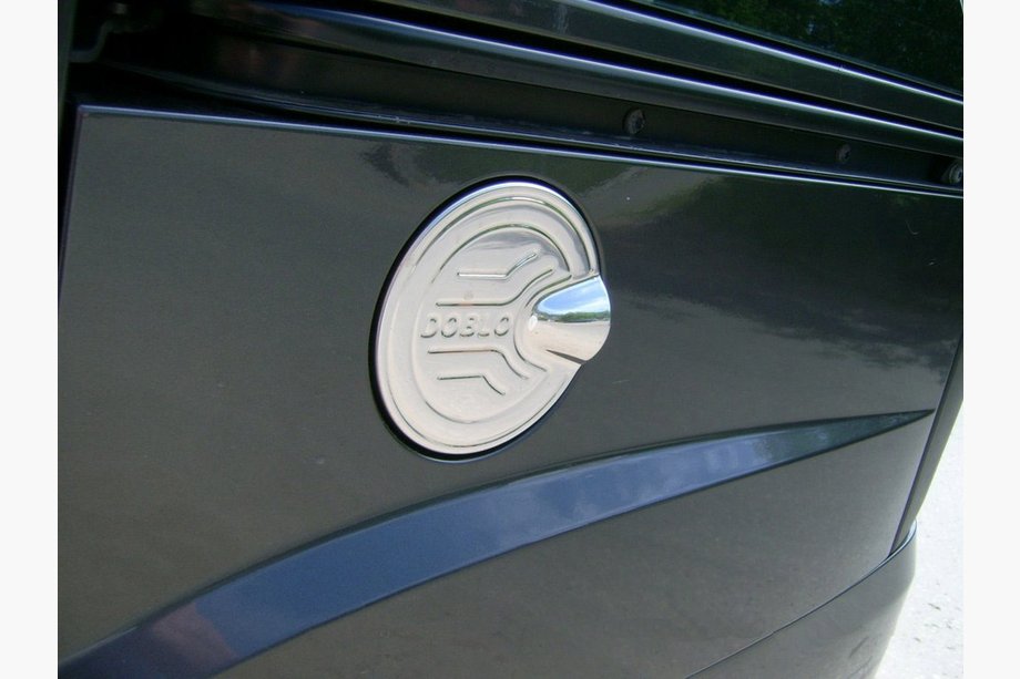 Fiat Doblo I 2001–2005 Tankluckeskydd (rostfritt stål) Image