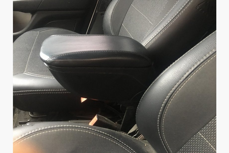 Fiat Doblo I 2005–2010 Armstöd (monteras i säteskenan) Image