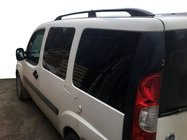 Fiat Doblo I 2005–2010 Svarta takrails Maxi-bas, plastfötter foto 1