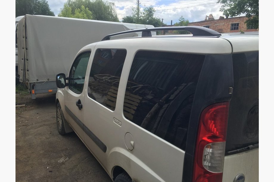 Fiat Doblo I 2005–2010 Svarta takrails Maxi-bas, metallfötter Foto 5