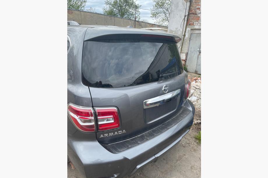 Nissan Patrol Y62 2010–2024 Baklucka (original årsmodell 2019) Image