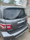 Nissan Patrol Y62 2010–2024 Baklucka (original årsmodell 2019) foto 1