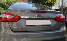 Ford Focus III 2011–2017 Bred list ovanför registreringsskylten (rostfritt stål) foto 1