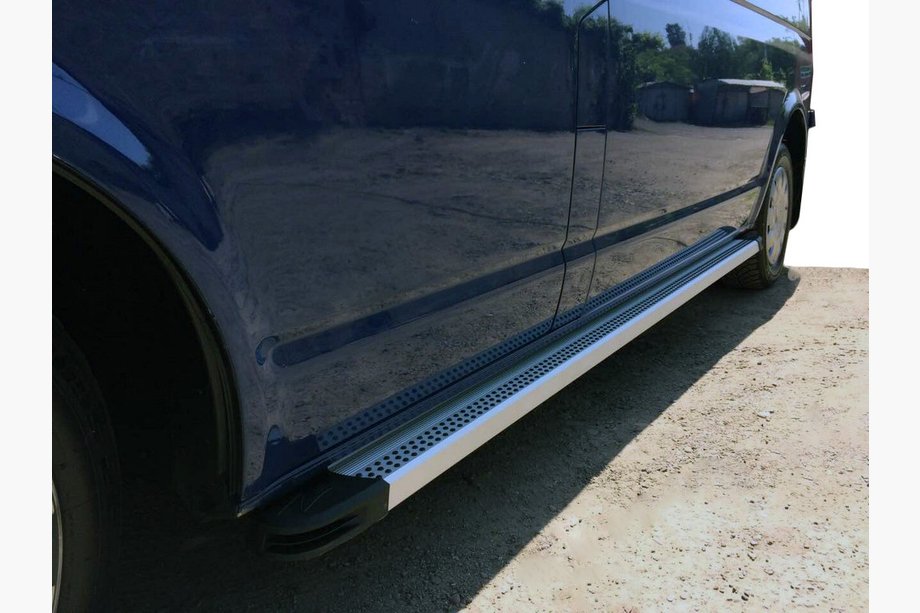 Volkswagen T5 Multivan 2003–2010 Sidosteg Maya V2 (2 st, aluminium) Image