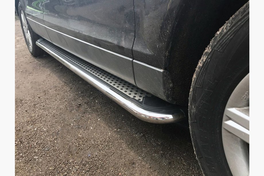 Audi Q7 2005–2015 Sidosteg Maydos V2 (2 st, aluminium/rostfritt stål) Image