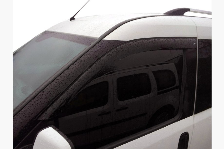 Opel Combo 2012–2018 Vindavvisare Cobra (2 st) Image