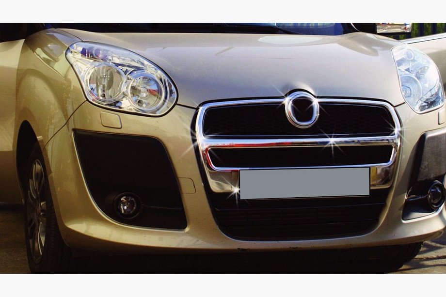 Fiat Doblo II 2010–2022 Kromlister till grill (2010-2015, KOMPLETT, rostfritt) Carmos - turkiskt stål Image