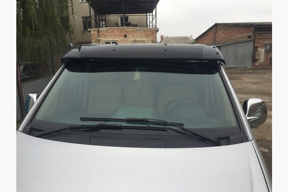 Mercedes Viano 2004–2014 Vindrutespoiler (svart blank, 5 mm) Foto 2