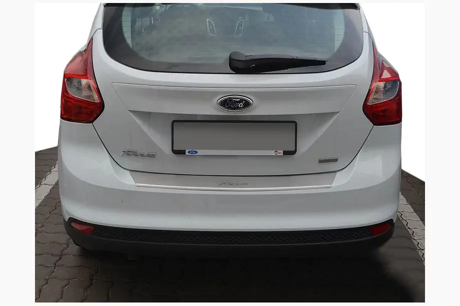 Ford Focus III 2011–2017 Bakre stötfångarskydd med bockning Natanika (rostfritt stål) Image