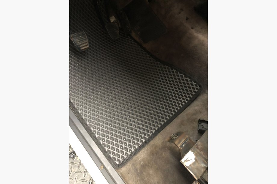 Toyota Land Cruiser 70 1984– EVA bilmattor (svarta) Image