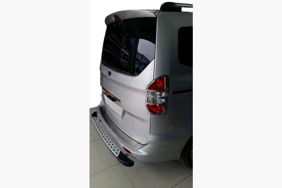 Ford Courier 2014–2023 Bakre skyddsbåge DotLine Image