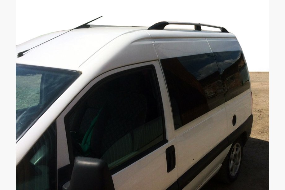 Citroen Jumpy 1996–2007 Takrails matt grå (plastfötter) Image