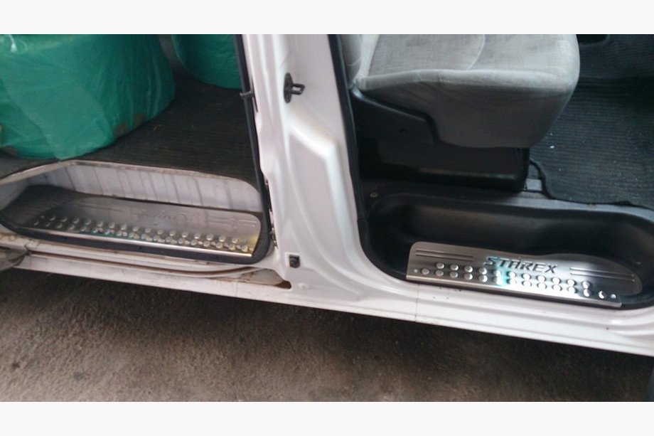 Hyundai H200, H1, Starex 1998–2007 Instegslister OmsaLine (3 st, rostfritt stål) Foto 2