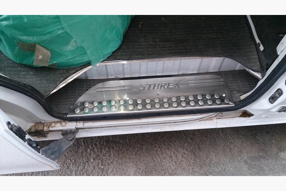 Hyundai H200, H1, Starex 1998–2007 Instegslister OmsaLine (3 st, rostfritt stål) Foto 3