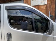 Renault Trafic 2001–2015 Vindavvisare för sidorutor (2 st, ANV) foto 1