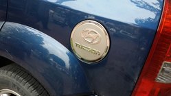 Hyundai Tucson JM 2004– Kåpa för tanklockslucka (rostfritt stål) foto 5