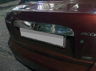 Hyundai Accent 2006–2010 Dekorlist ovanför registreringsskylten (rostfritt stål) foto 1