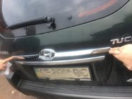 Hyundai Tucson JM 2004– Plastlist ovanför registreringsskylten foto 4