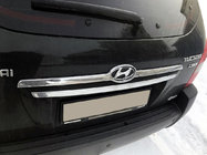 Hyundai Tucson JM 2004– Plastlist ovanför registreringsskylten foto 1