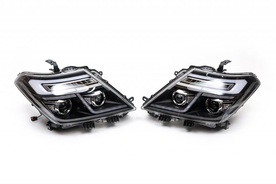 Nissan Patrol Y62 2010–2024 Framstrålkastare 2010-2020 (2 linser) Image