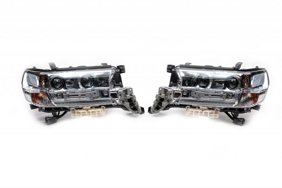 Toyota Land Cruiser 200 2007–2021 Strålkastare fram 2016+ (ORIGINAL) Image